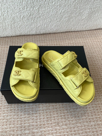 DAD SANDAL IN LEMON YELLOW CALFSKIN MULE