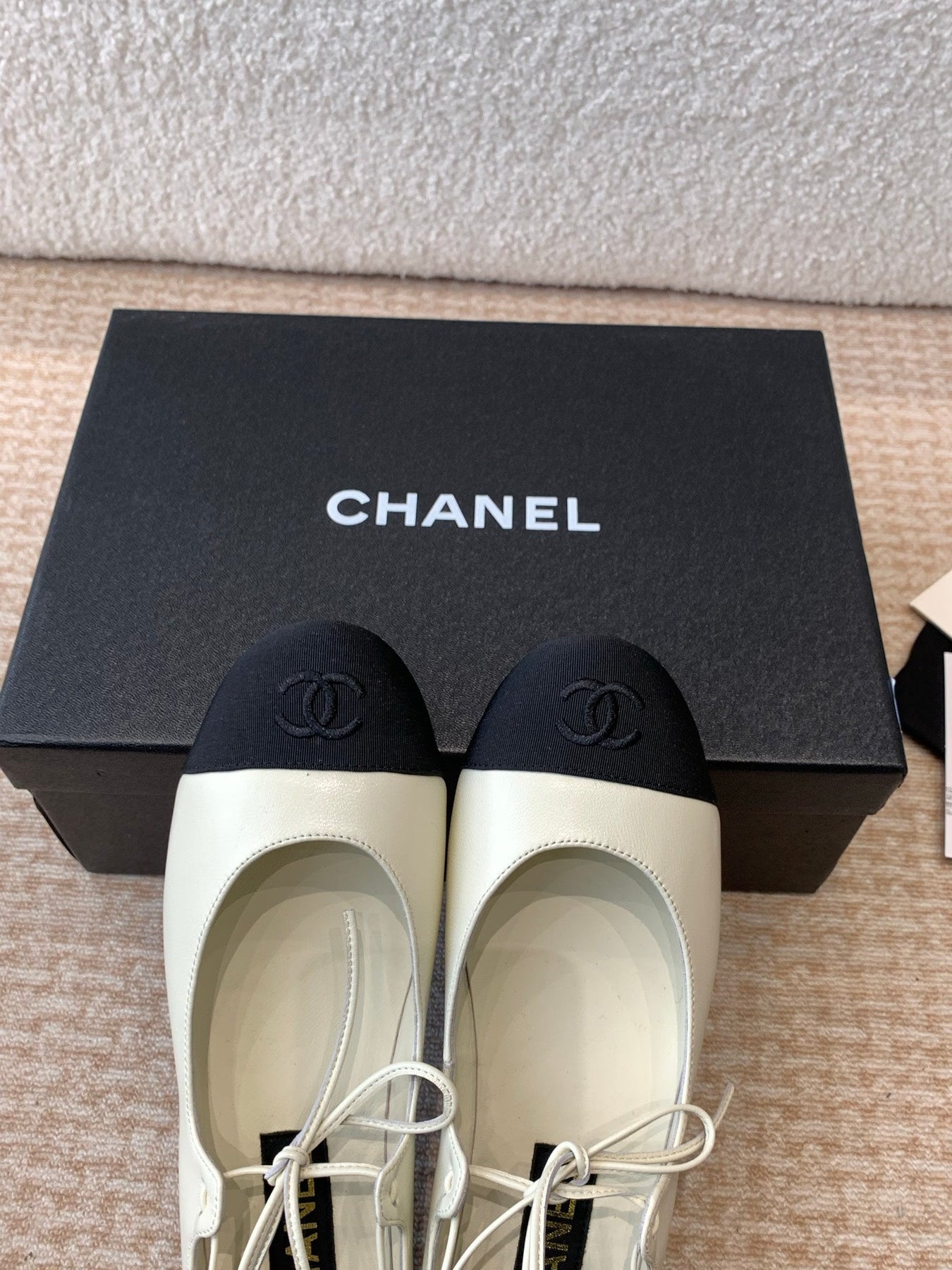 MARY JANE BALLERINA IN WHITE LAMBSKIN