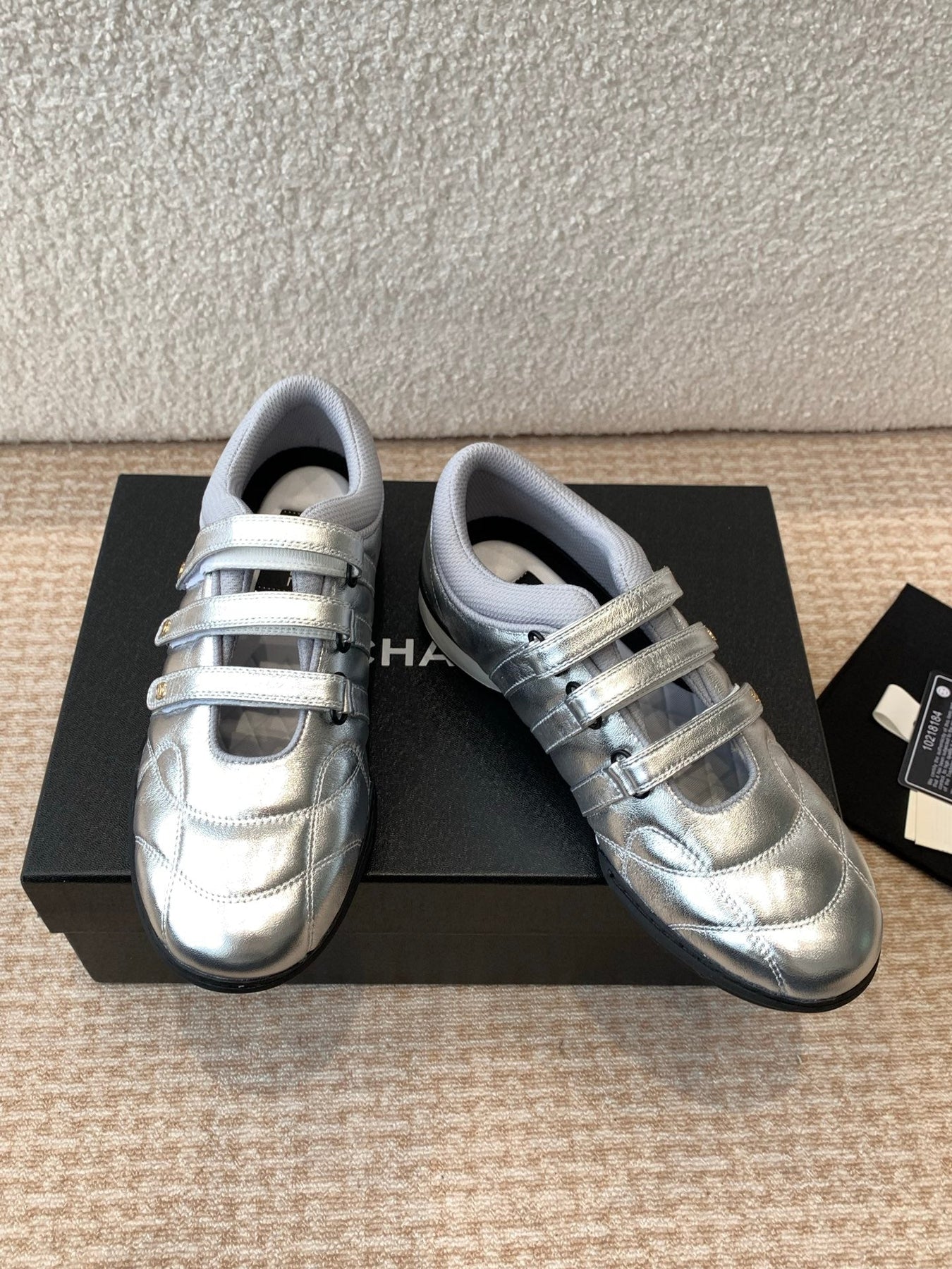 MARY JANE SNEAKERS IN SILVER LAMBSKIN