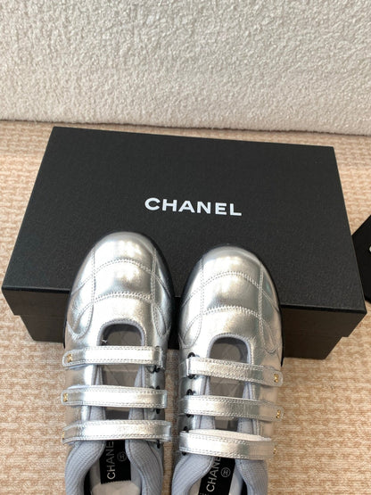 MARY JANE SNEAKERS IN SILVER LAMBSKIN