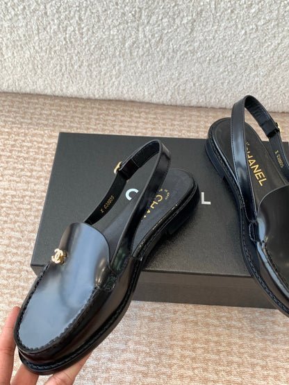 CC MOCCASIN SLINGBACK IN BLACK PATENT CALFSKIN