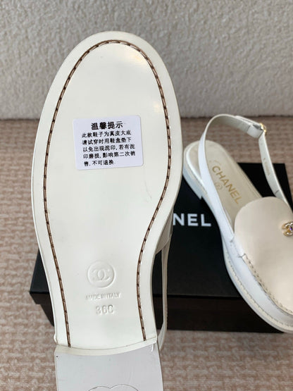 CC MOCCASIN SLINGBACK IN WHITE PATENT CALFSKIN