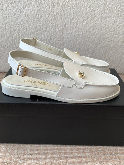 CC MOCCASIN SLINGBACK IN WHITE PATENT CALFSKIN