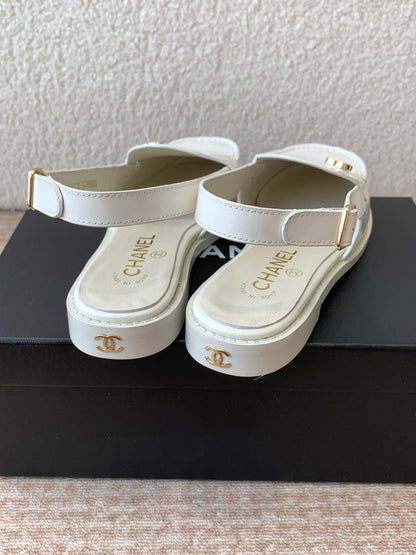 CC MOCCASIN SLINGBACK IN WHITE PATENT CALFSKIN