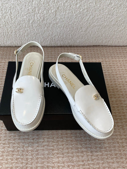 CC MOCCASIN SLINGBACK IN WHITE PATENT CALFSKIN