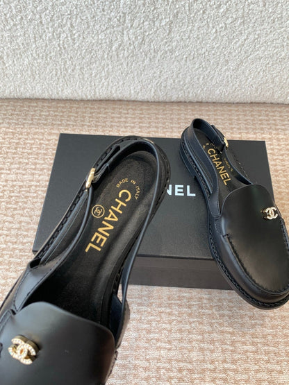 CC MOCCASIN SLINGBACK IN BLACK CALFSKIN