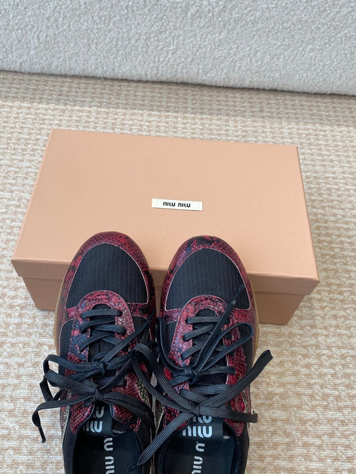 GYMNASIUM SNEAKER IN BLACK FABRIC AND BLACK RED SNAKE EFFECT CALFSKIN
