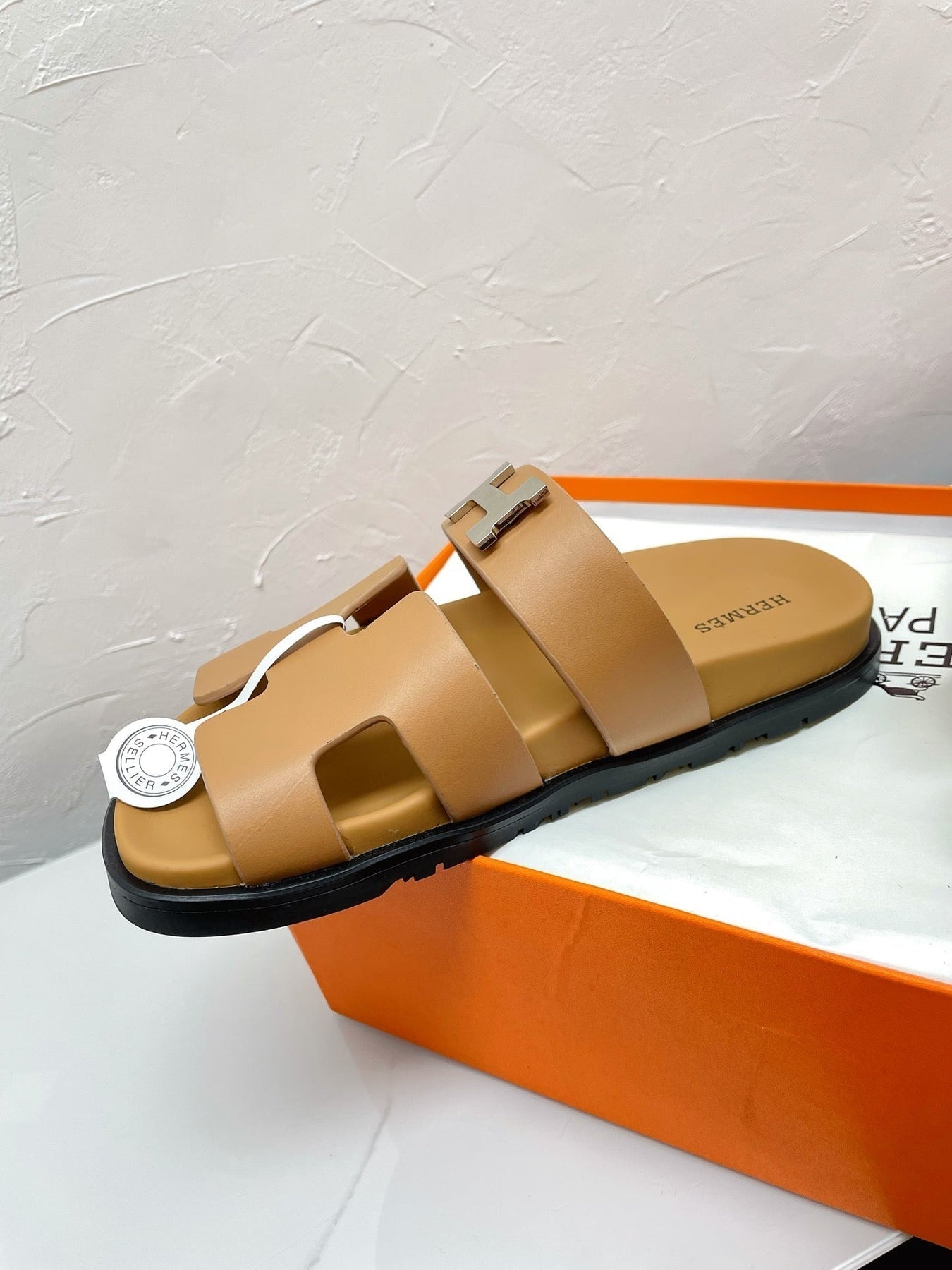 CHYPRE SANDAL COPPER LAMBSKIN WITH H BUCKLE
