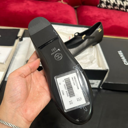 MARY JANE SHOES IN BLACK CALFSKIN AND SATIN