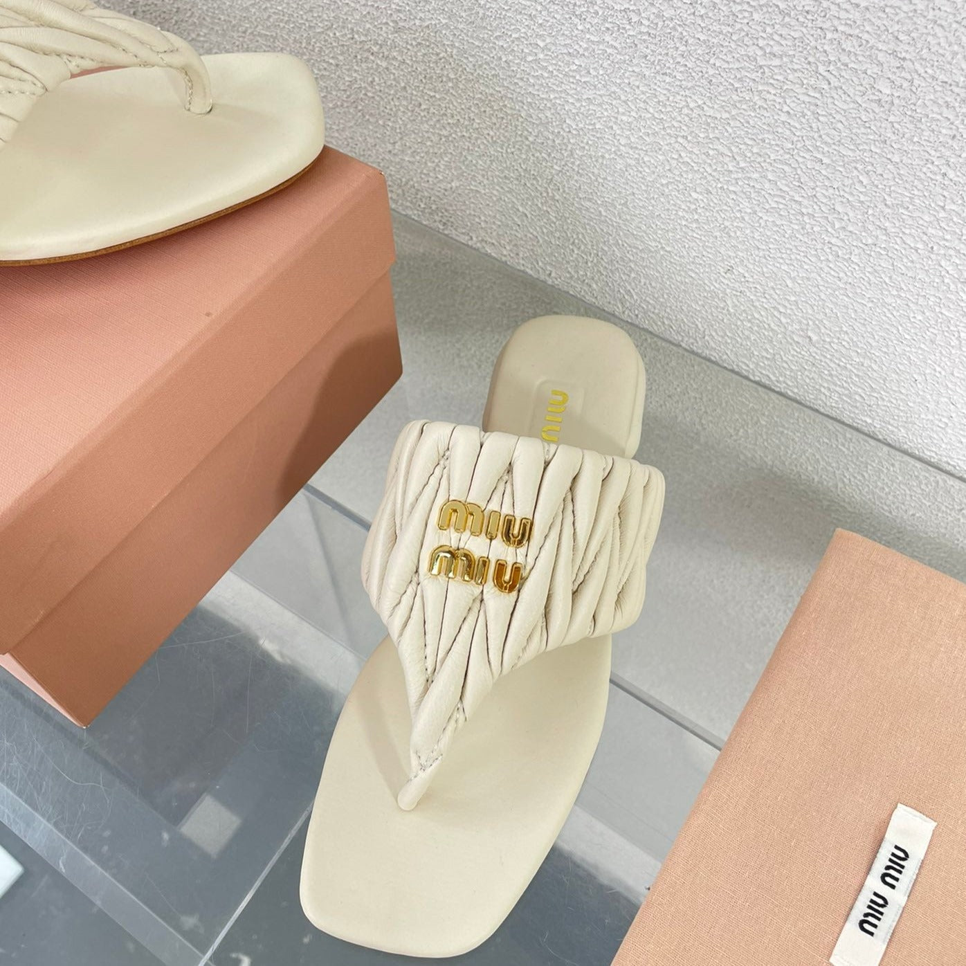 Flip-Flops Cream Leather Stylized