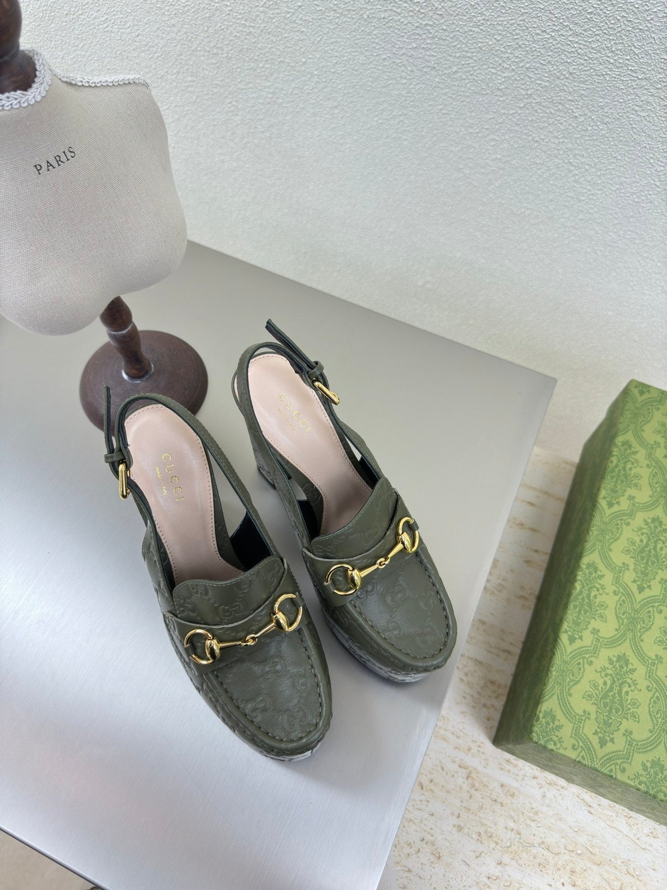 GG WOMEN'S HORSEBIT PLATFORM LOAFER SLINGBACK IN UNIFORM GREEN EMBOSSED CALFSKIN