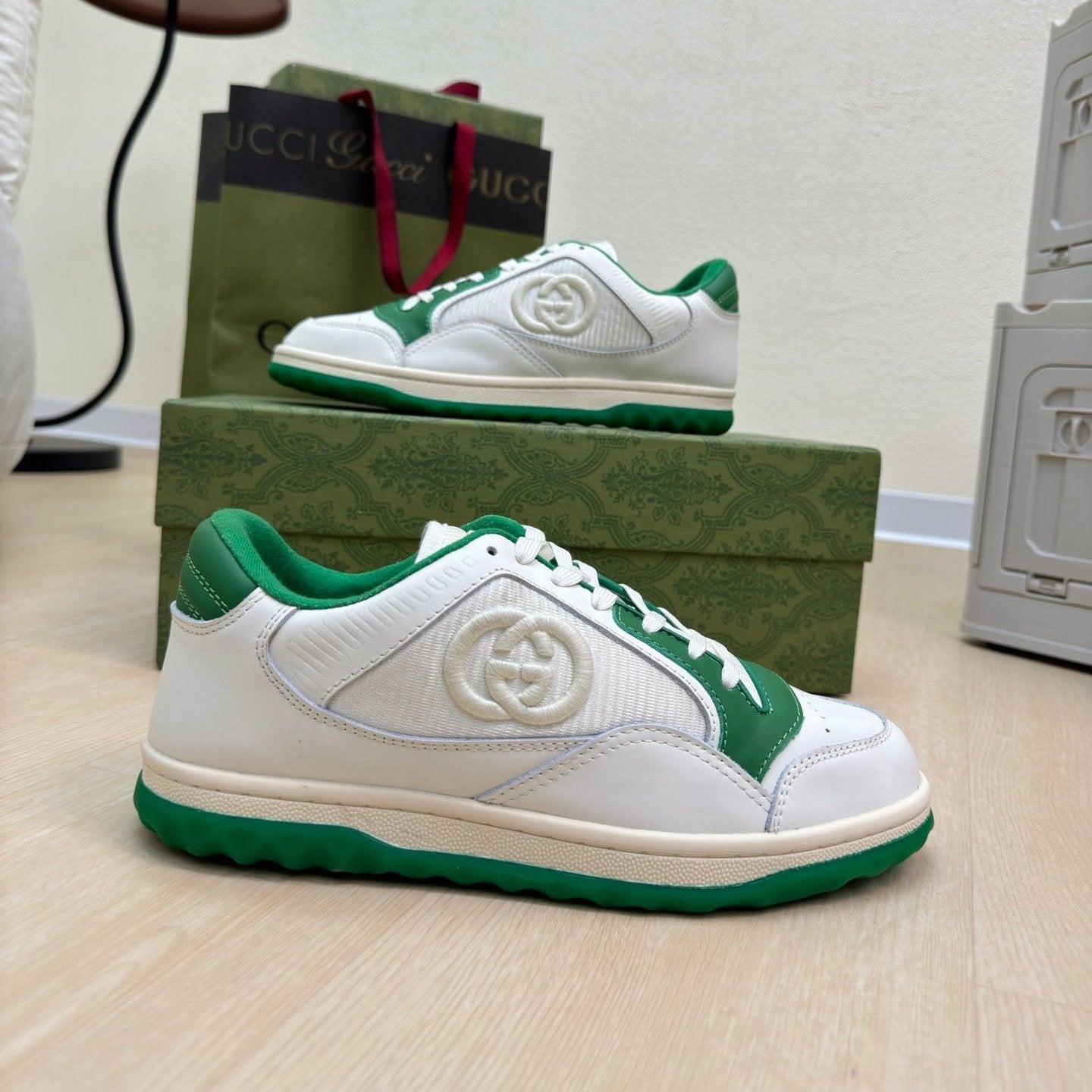 GG INTERLOCKING G SNEAKER WHITE GREEN CALFSKIN AND FABRIC