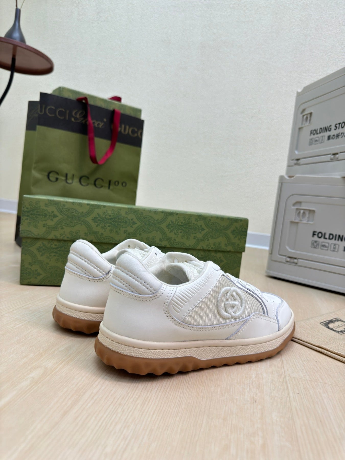 GG INTERLOCKING G SNEAKER WHITE BEIGE CALFSKIN AND FABRIC