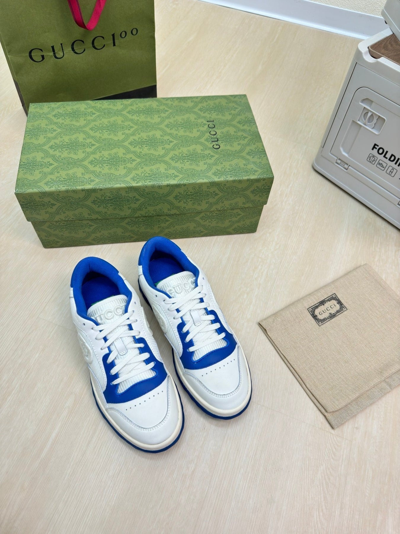 GG INTERLOCKING G SNEAKER BLUE WHITE CALFSKIN AND FABRIC