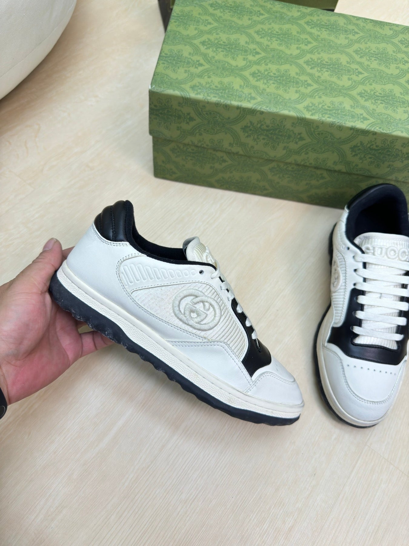 GG INTERLOCKING G SNEAKER BLACK WHITE CALFSKIN AND FABRIC