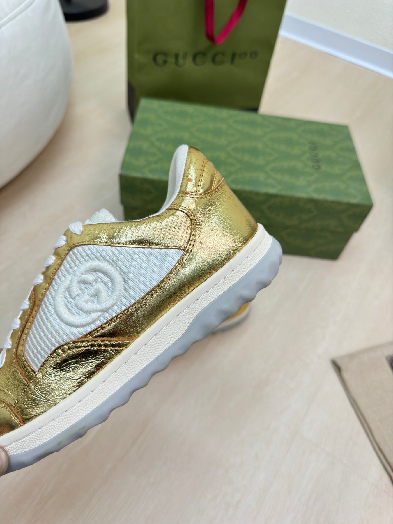 GG INTERLOCKING G SNEAKER GOLD CALFSKIN AND FABRIC