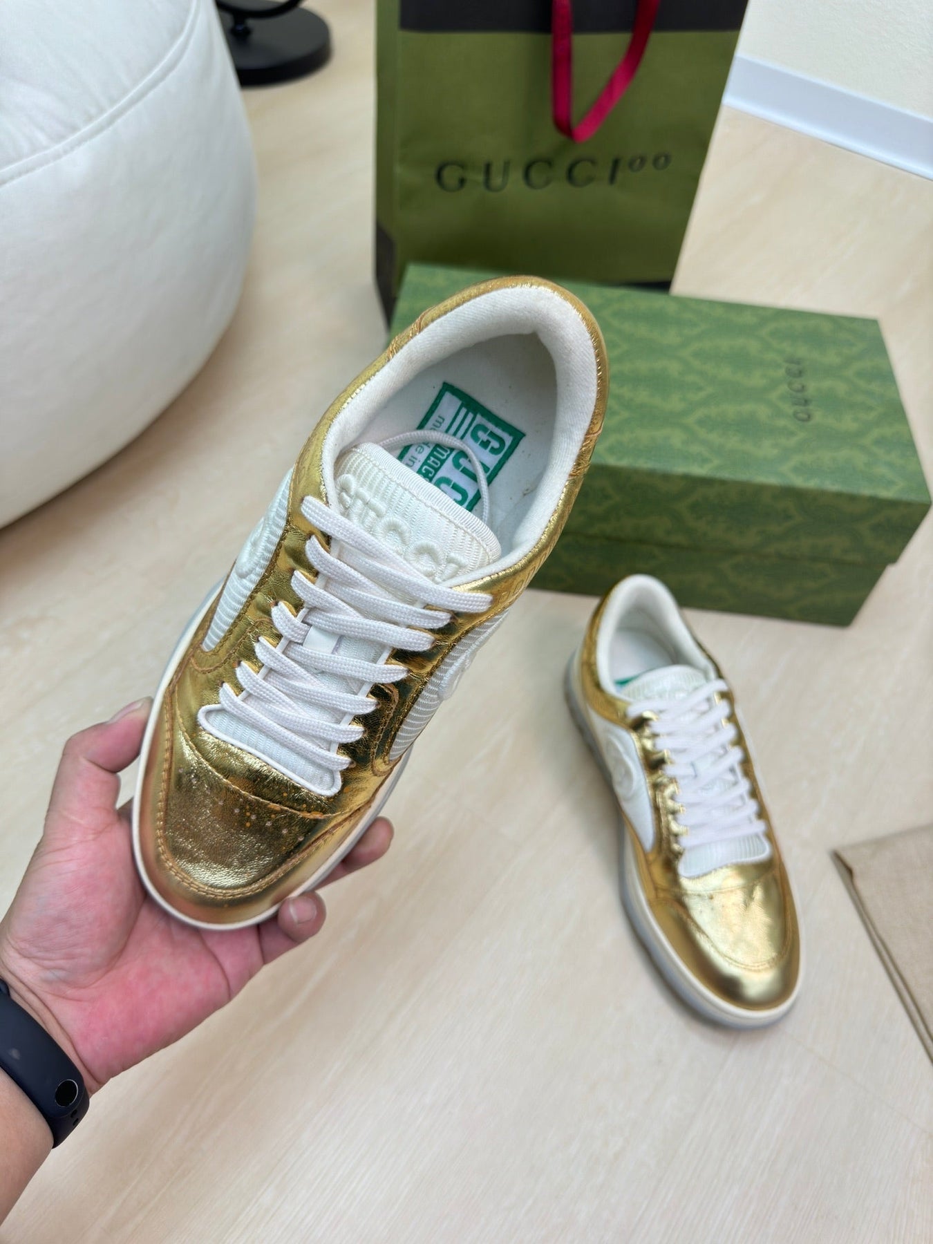 GG INTERLOCKING G SNEAKER GOLD CALFSKIN AND FABRIC