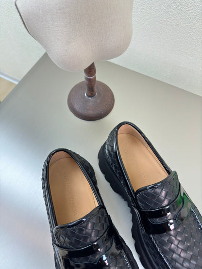 HADDOCK MOCCASIN IN BLACK CALFSKIN WITH WOVEN DESIGN