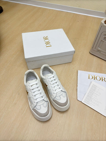 GOLD STAR PLATFORM SNEAKER IN WHITE CALFSKIN AND SUEDE