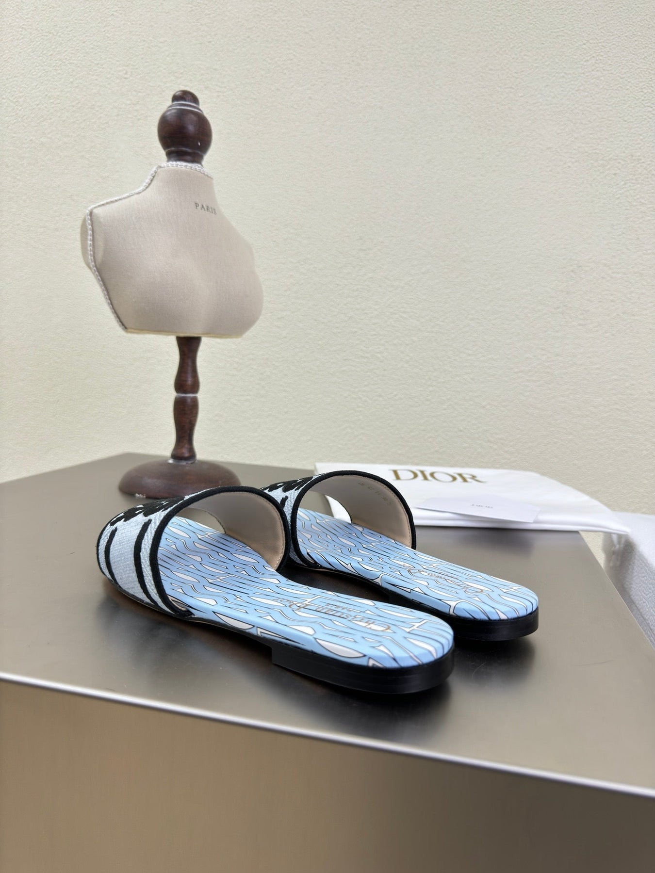 DWAY SLIDE EMBROIDERED COTTON AND POWDER BLUE MISS DIOR ALLOVER MOTIF