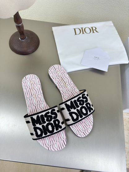 DWAY SLIDE EMBROIDERED COTTON AND LIGHT PINK MISS DIOR ALLOVER MOTIF