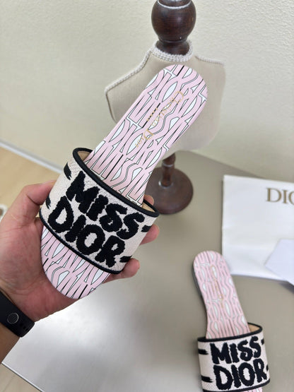 DWAY SLIDE EMBROIDERED COTTON AND LIGHT PINK MISS DIOR ALLOVER MOTIF