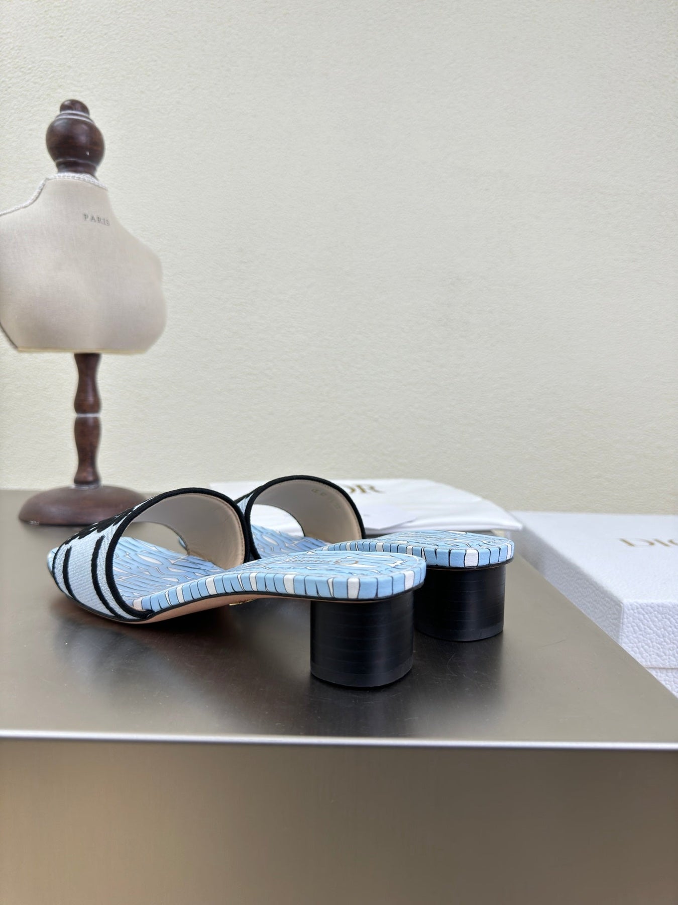 DWAY HEELED SLIDE EMBROIDERED COTTON AND LIGHT PINK MISS DIOR ALLOVER MOTIF 35 MM