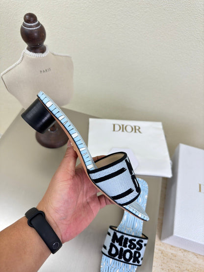 DWAY HEELED SLIDE EMBROIDERED COTTON AND LIGHT PINK MISS DIOR ALLOVER MOTIF 35 MM