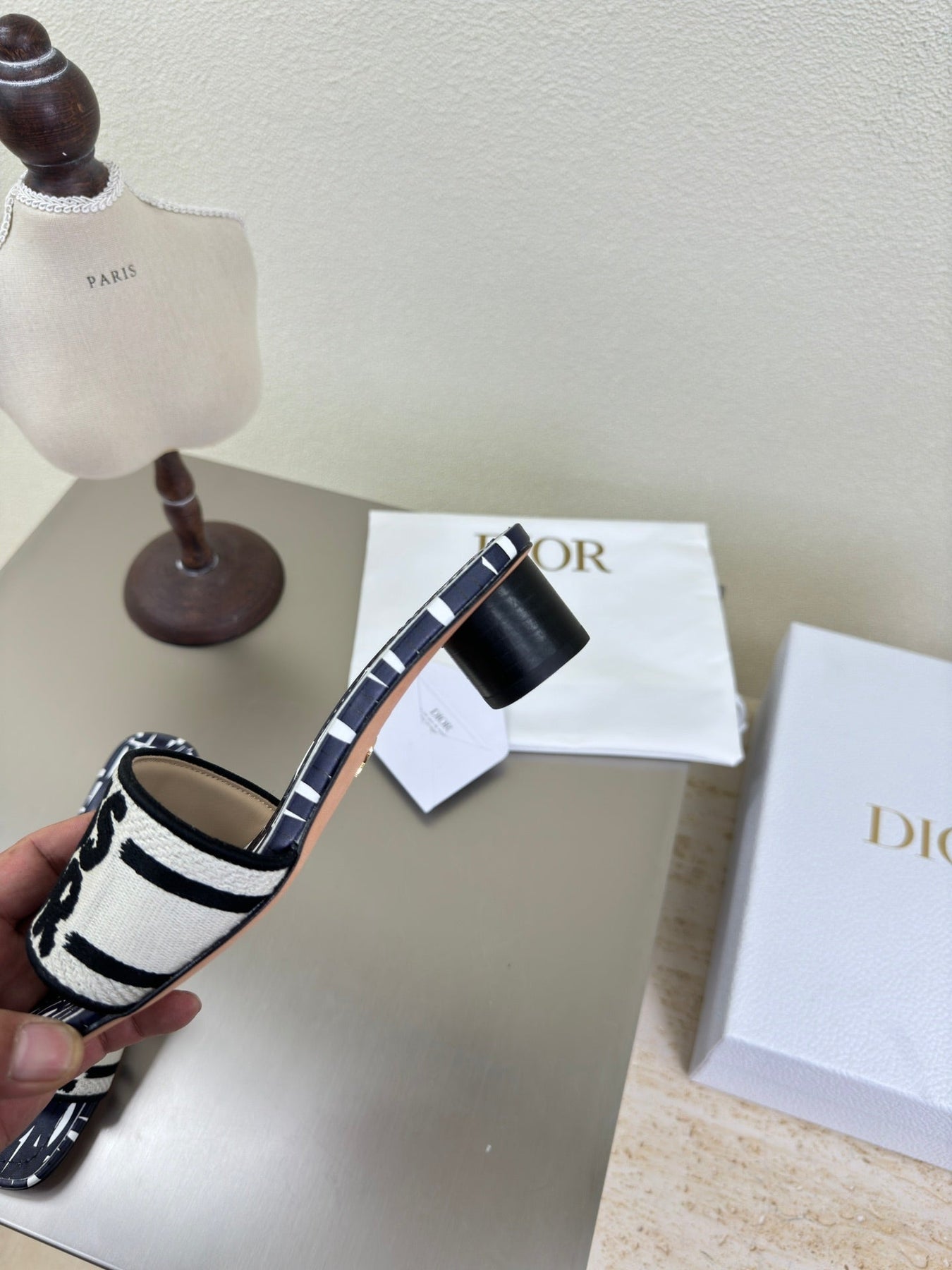 DWAY HEELED SLIDE EMBROIDERED COTTON AND NAVY BLUE MISS DIOR ALLOVER MOTIF 35 MM