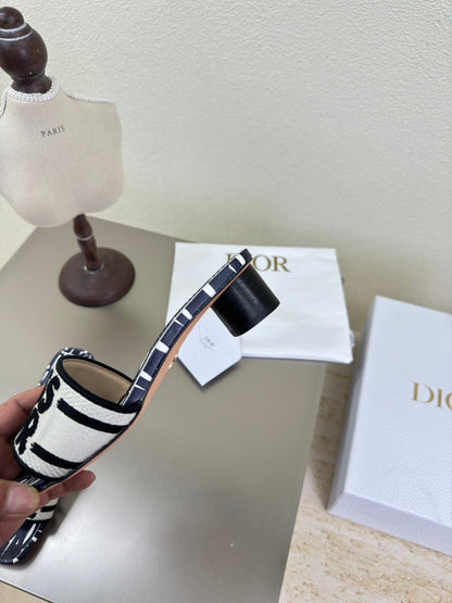 DWAY HEELED SLIDE EMBROIDERED COTTON AND NAVY BLUE MISS DIOR ALLOVER MOTIF 35 MM