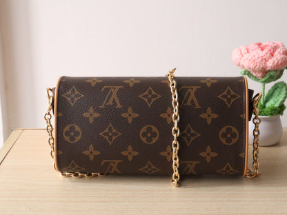 POCHETTE CAMILLE BAG 20 IN BROWN MONOGRAM COATED CANVAS