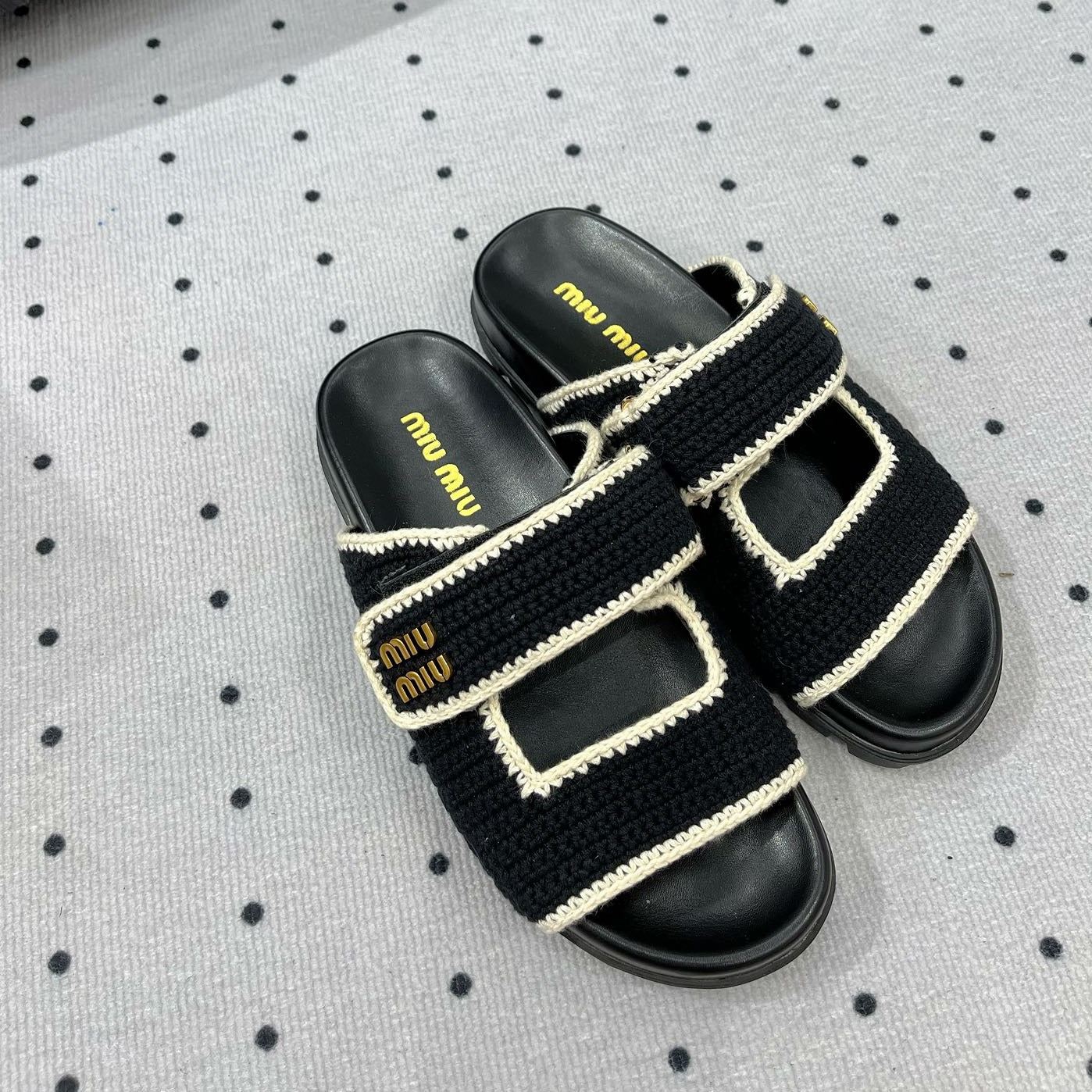 Sandals Black With Ivory Border Fabric