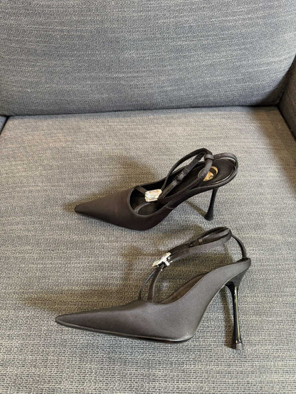 HIGH SANDAL ATTACHED GEM IN BLACK SILK