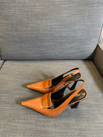 POINTED-TOE SLINGBACK PUMPS IN TANGERINE ORANGE SHINY CALFSKIN