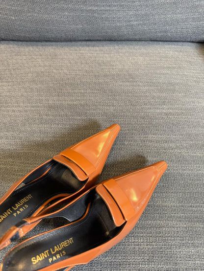 POINTED-TOE SLINGBACK PUMPS IN TANGERINE ORANGE SHINY CALFSKIN