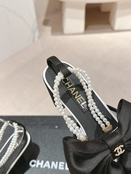 HIGH SANDAL WITH PEARL CHAIN BLACK LAMBSKIN WITH WHITE RHINESTONES