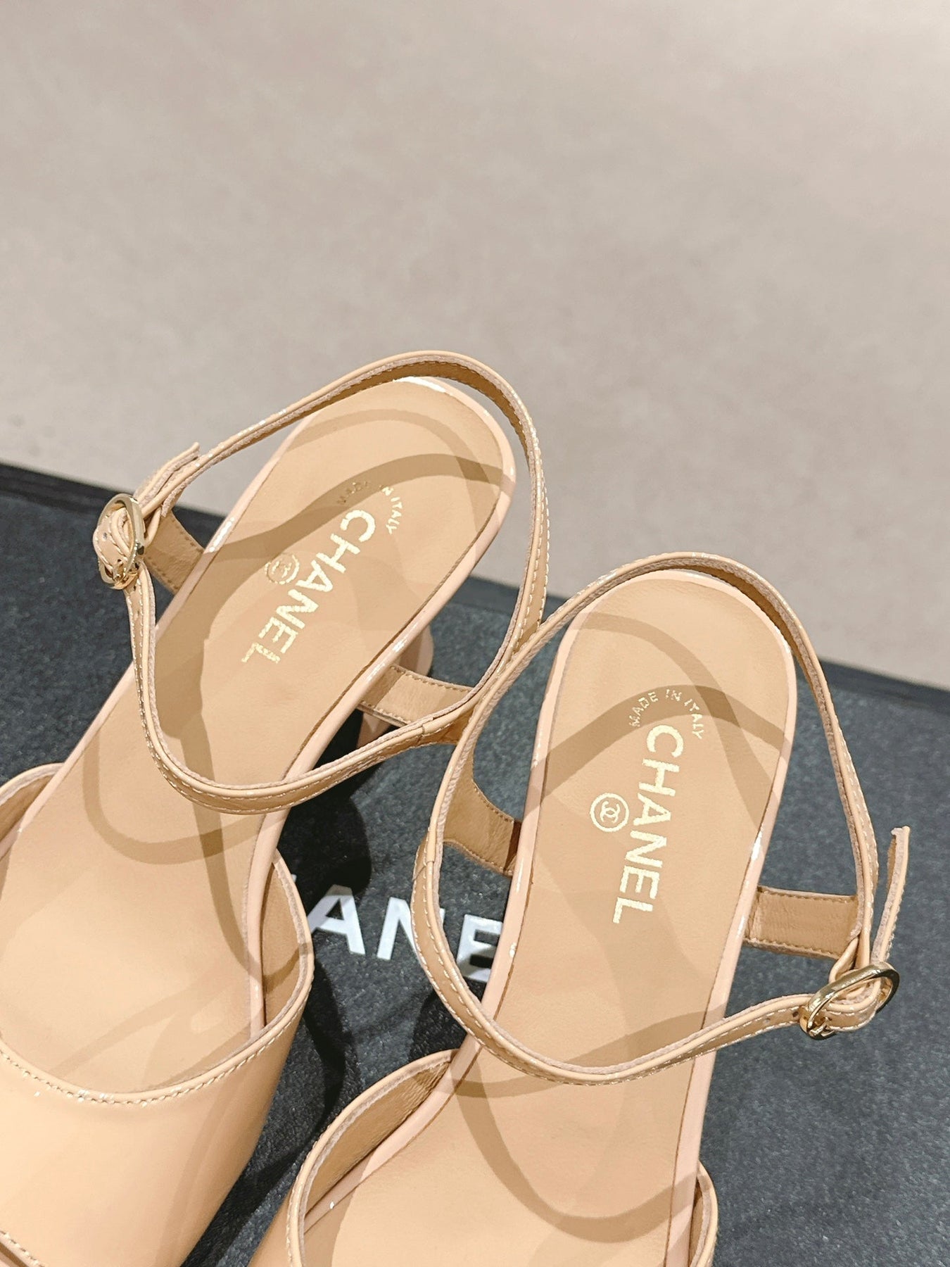 HIGH HEELS SANDAL IN BISQUE CREAM LAMBSKIN