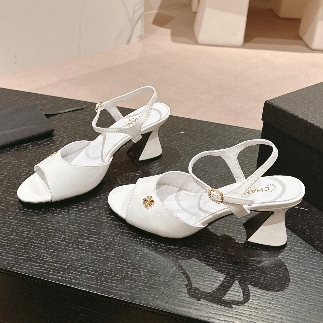 HIGH HEELS SANDAL IN WHITE LAMBSKIN