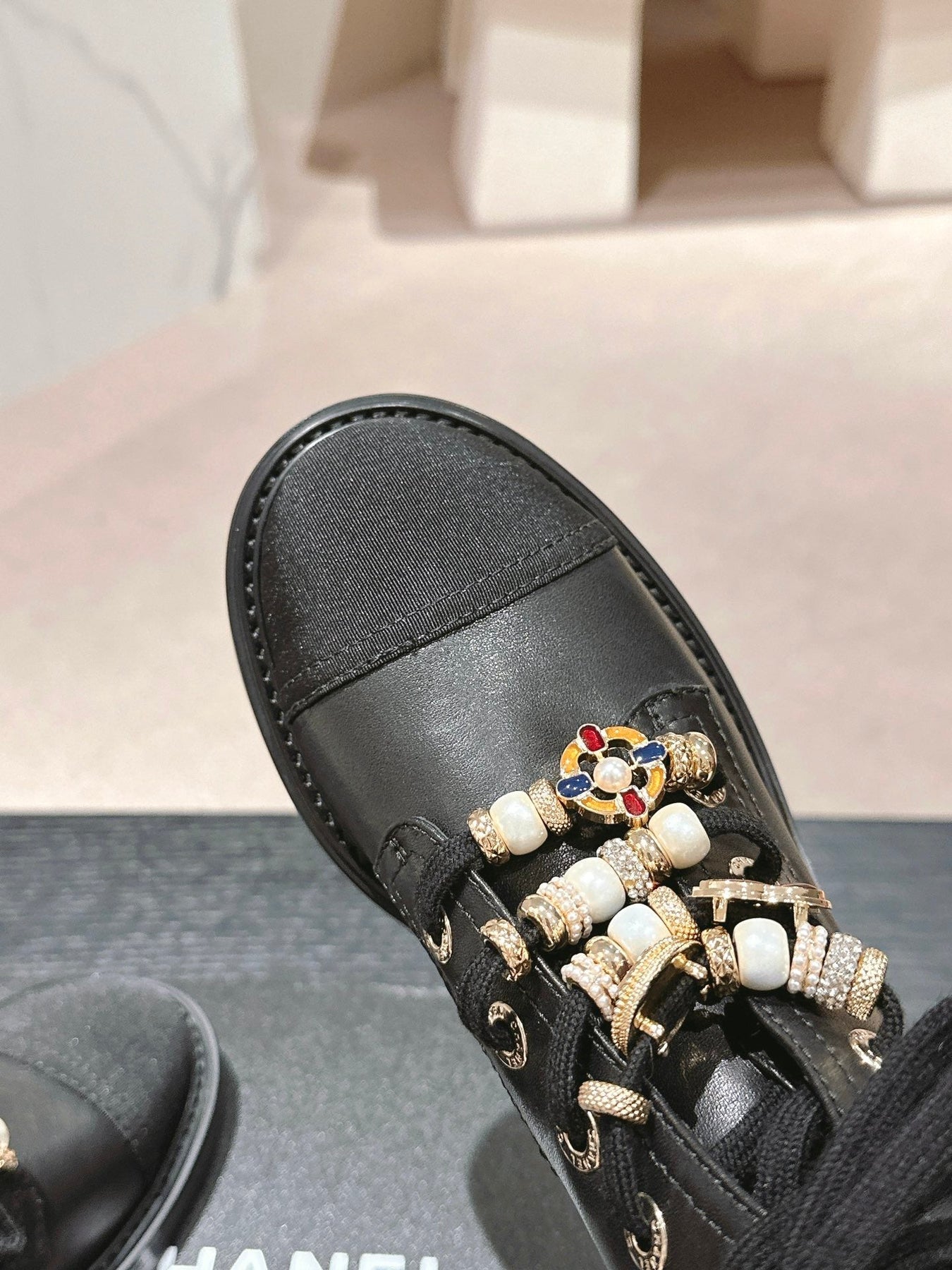 OXFORD SHORT BOOTS BLACK SHEEPSKIN