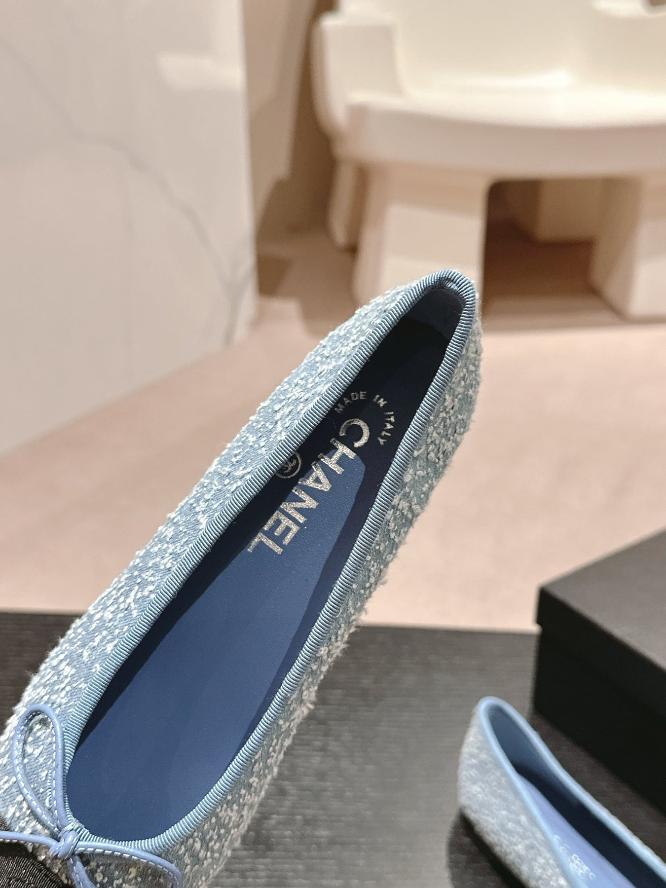 BALLET FLATS IN CERULEAN BLUE DENIM AND BLACK SATIN