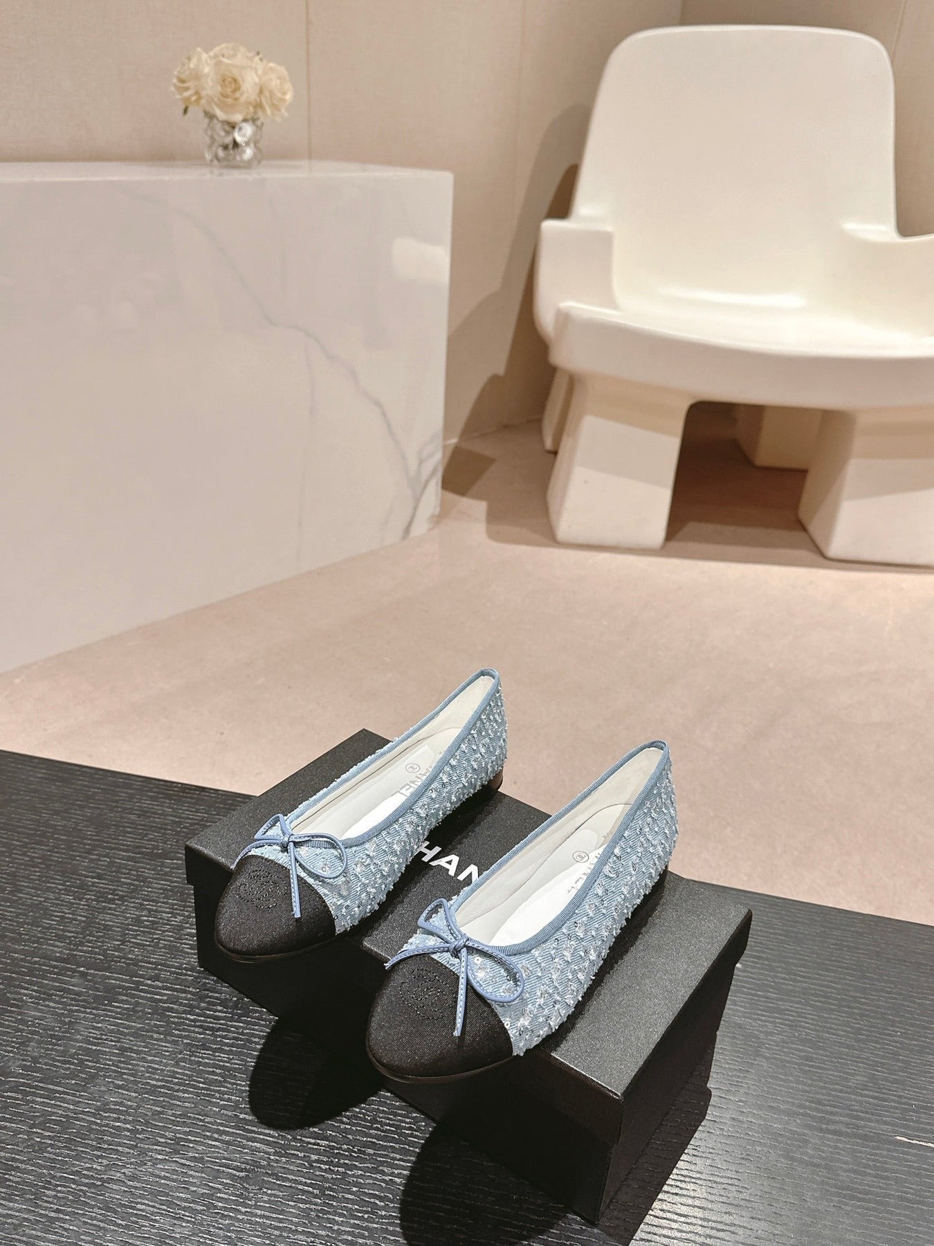 BALLET FLATS IN LIGHT BLUE DENIM AND BLACK SATIN