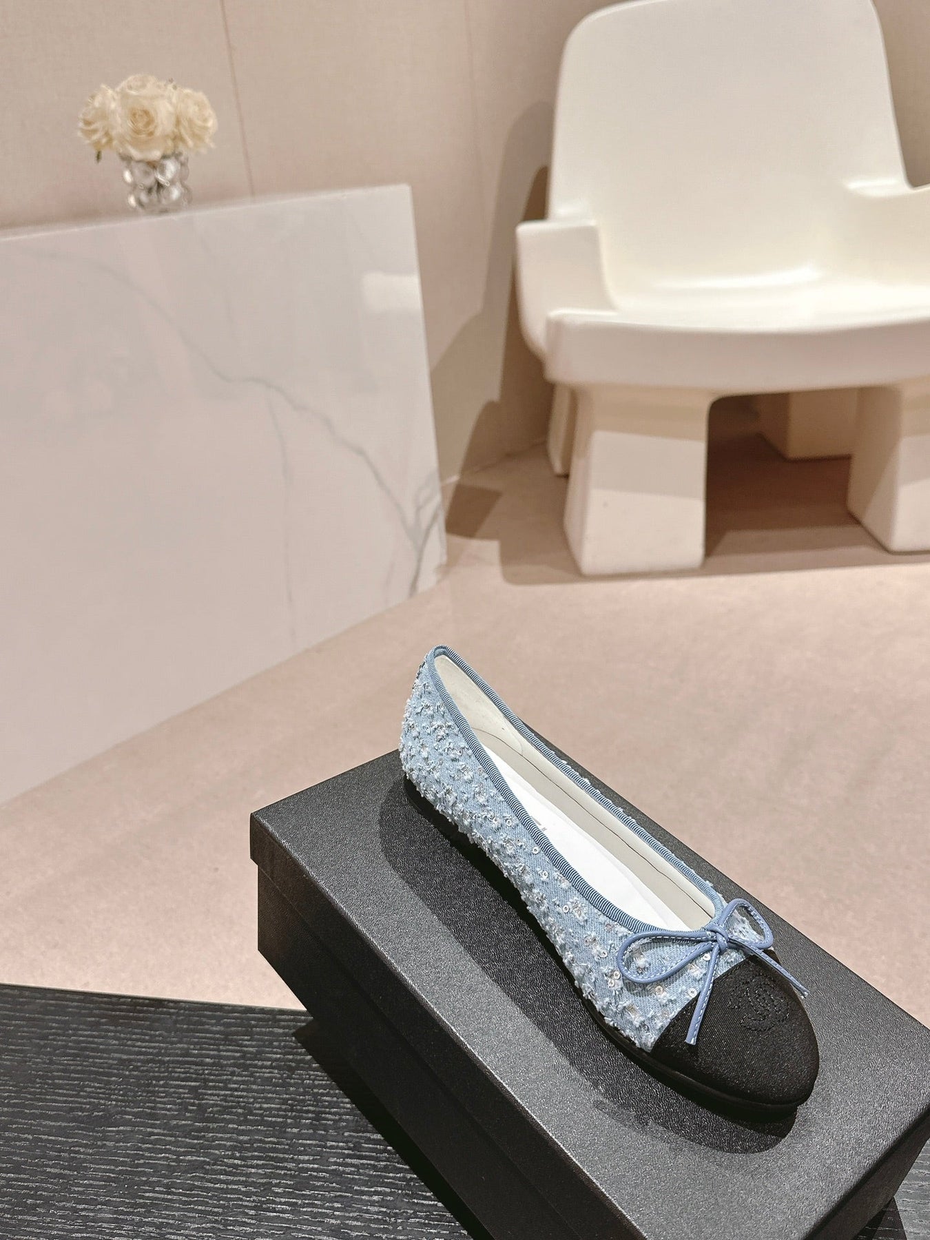 BALLET FLATS IN LIGHT BLUE DENIM AND BLACK SATIN