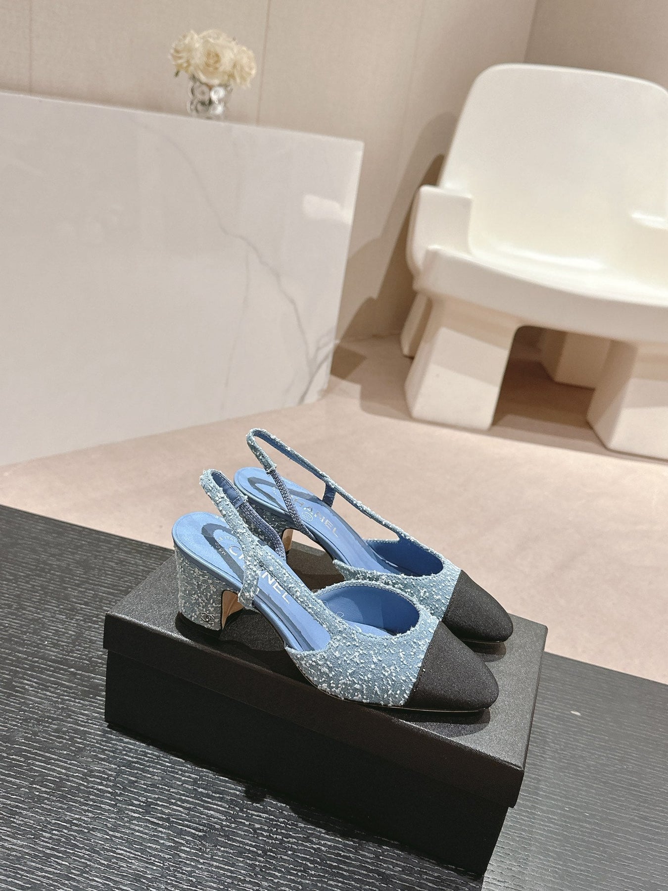 HIGH SLINGBACKS IN LIGHT BLUE DENIM AND BLACK SATIN