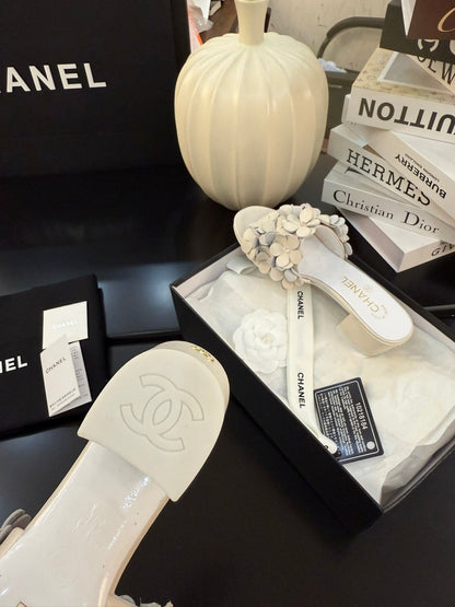 MID HEEL 45 MM MULE IN WHITE CALFSKIN