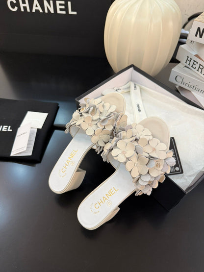 MID HEEL 45 MM MULE IN WHITE CALFSKIN