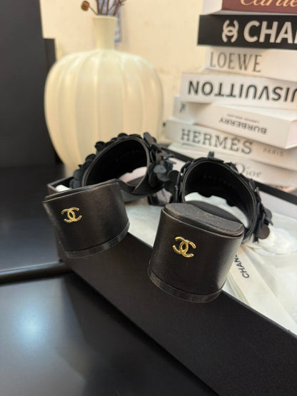 MID HEEL 45 MM MULE IN BLACK CALFSKIN