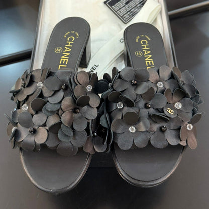 MID HEEL 45 MM MULE IN BLACK CALFSKIN