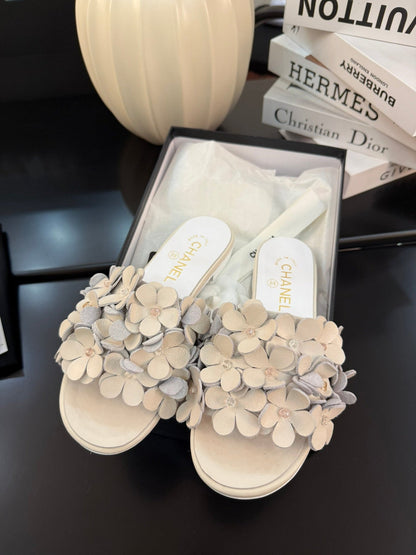 FLAT MULE 15 MM IN PALE GRAY CALFSKIN