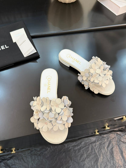 FLAT MULE 15 MM IN PALE GRAY CALFSKIN