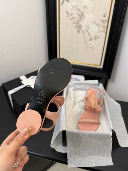 MID HEEL 45 MM SANDALS IN PEACH PINK CALFSKIN